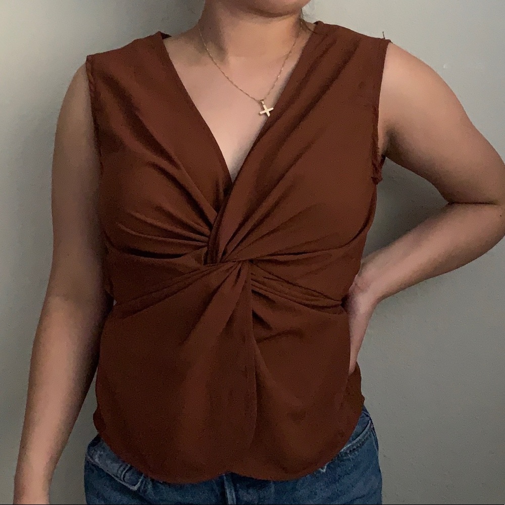 RUFFLE TWIST BLOUSE